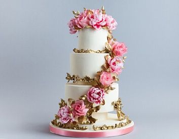 Свадебный торт с Цветами в золоте