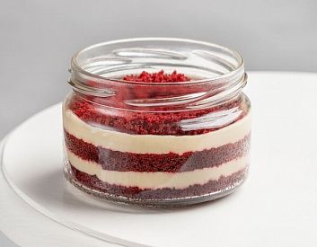 Десерт «Красный бархат» в баночке
