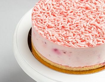 Торт Клубнично-йогуртовый муссовый