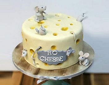 Торт «Сыр с мышками»