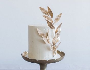 Свадебный торт с оливковой ветвью