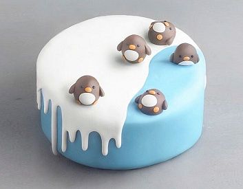 Торт с фигуркой "Пингвины"