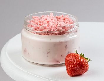 Десерт Клубнично-йогуртовый в баночке