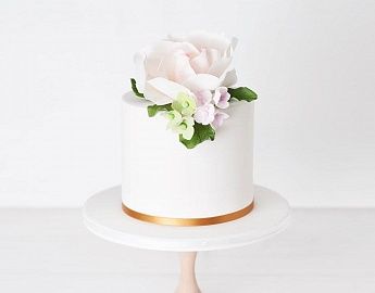 Одноярусный Свадебный торт с белым цветком